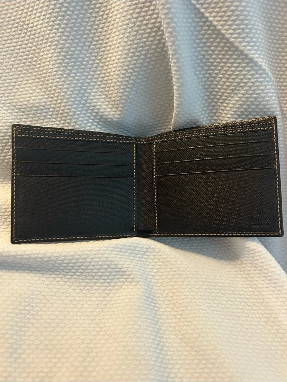 BRAND NEW Gucci Bi-Fold Wallet